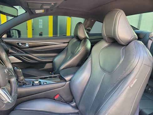 Used 2017 INFINITI Q60 3.0t w/ Premium Plus Package 3.0T AWD/4WD image 12