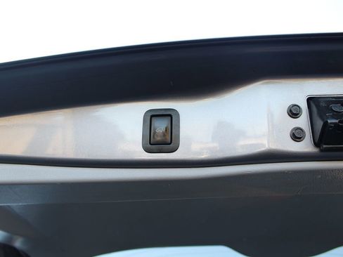 Used 2018 Toyota Highlander XLE image 39