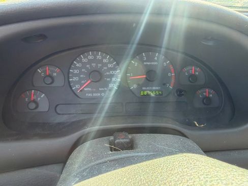 Used 2002 Ford Mustang Convertible RWD image 4