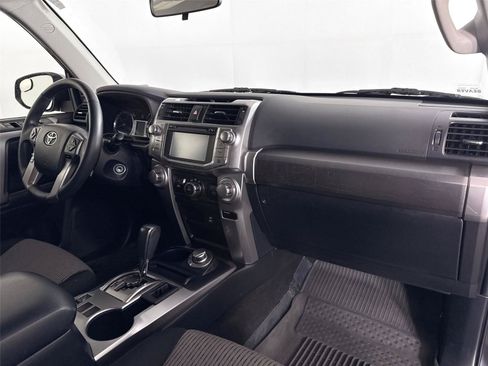 Used 2019 Toyota 4Runner SR5 AWD/4WD image 41