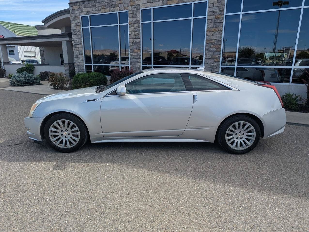 Used 2011 Cadillac CTS Performance RWD image 2
