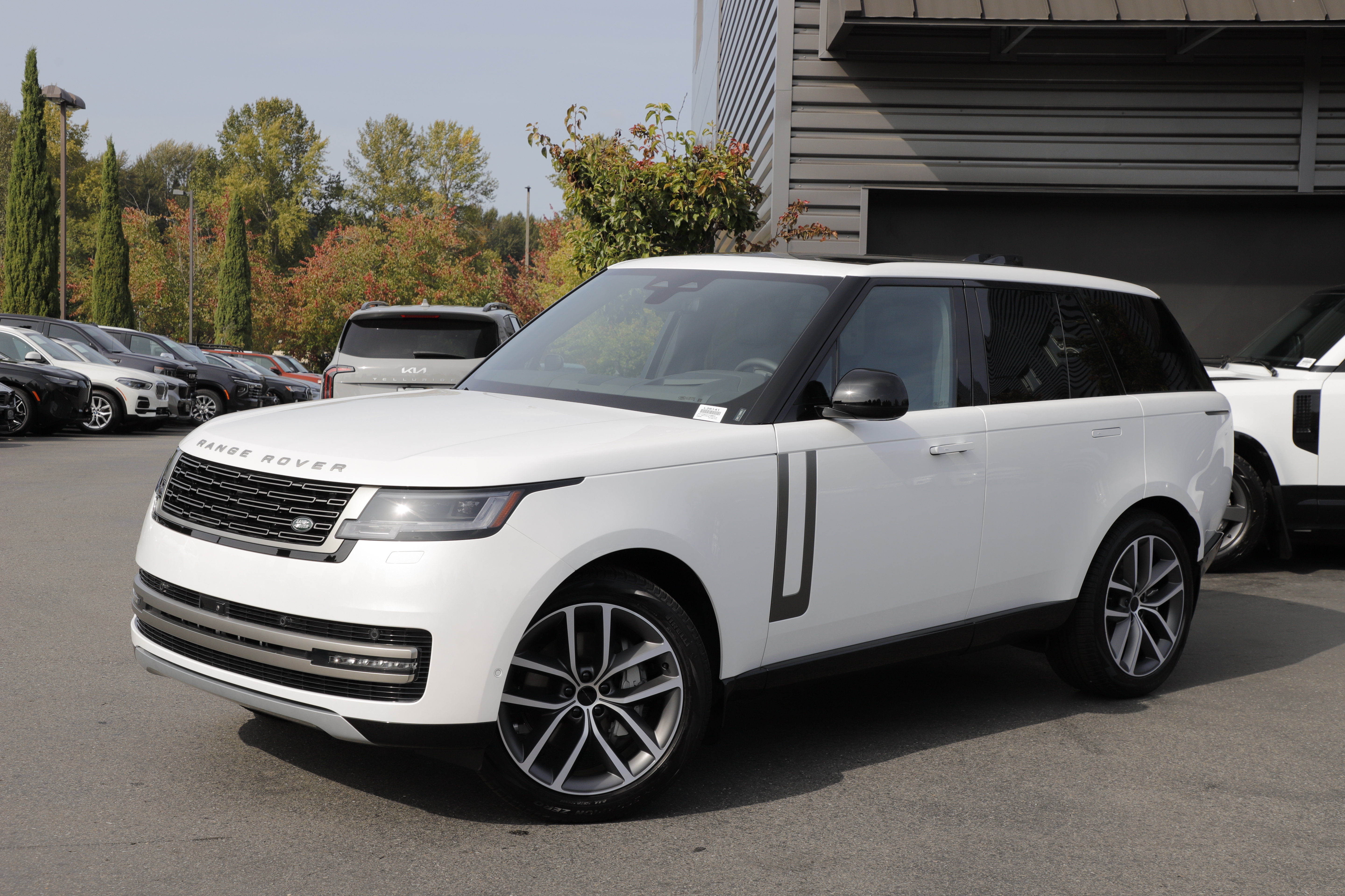 New 2026 Land Rover Range Rover SE AWD/4WD image 1
