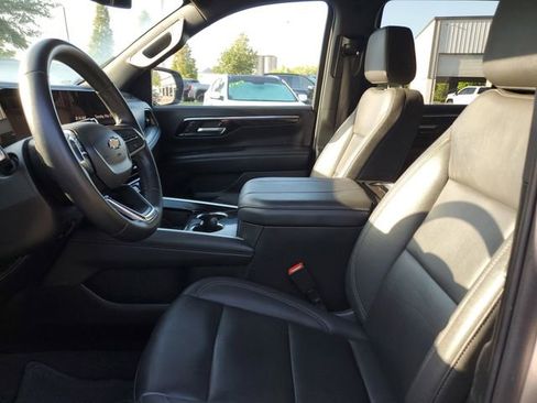 Used 2025 Chevrolet Tahoe LT AWD/4WD image 17