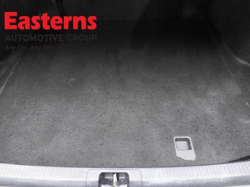 Used 2024 Toyota Camry SE image 9