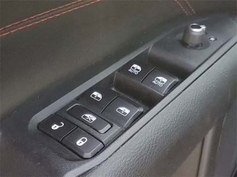 Used 2023 Jeep Compass Trailhawk image 12
