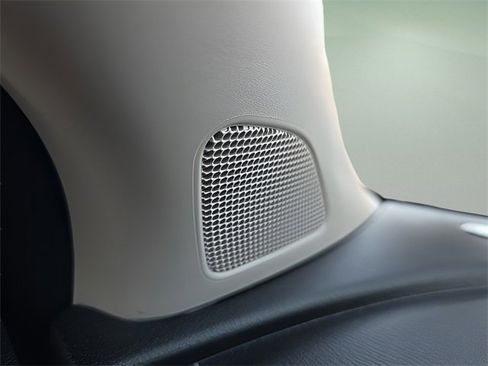 Used 2024 Nissan Kicks S image 32