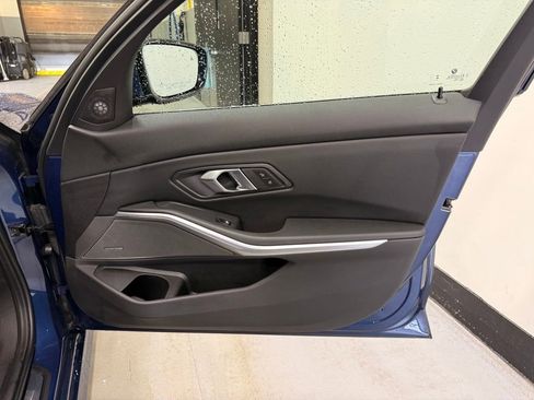 Used 2024 BMW 330i xDrive Sedan w/ Premium Package AWD/4WD image 27