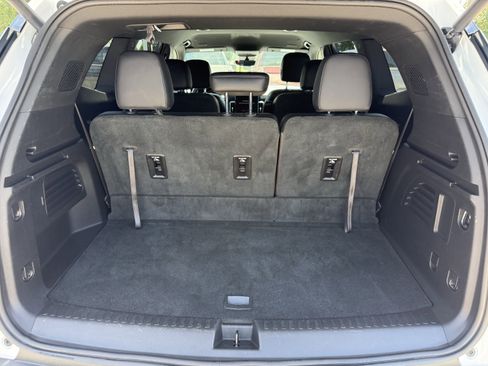 Used 2026 GMC Acadia Elevation w/ Elevation Premium Package FWD image 30