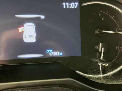 Used 2025 Toyota RAV4 XLE image 19