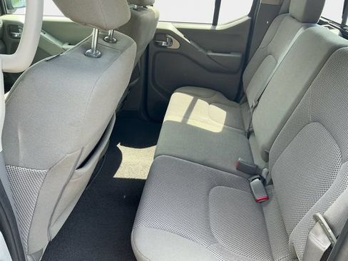 Used 2019 Nissan Frontier SV w/ Value Truck Package AWD/4WD image 15