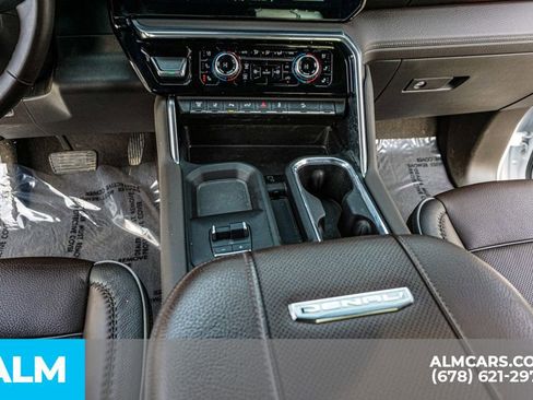 Used 2025 GMC Sierra 3500 Denali w/ Technology Package image 40