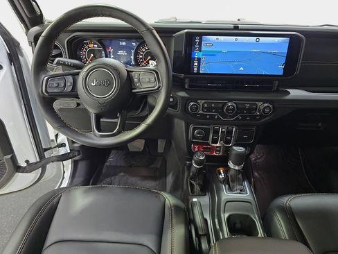 Used 2025 Jeep Wrangler Unlimited Rubicon 392 AWD/4WD image 10