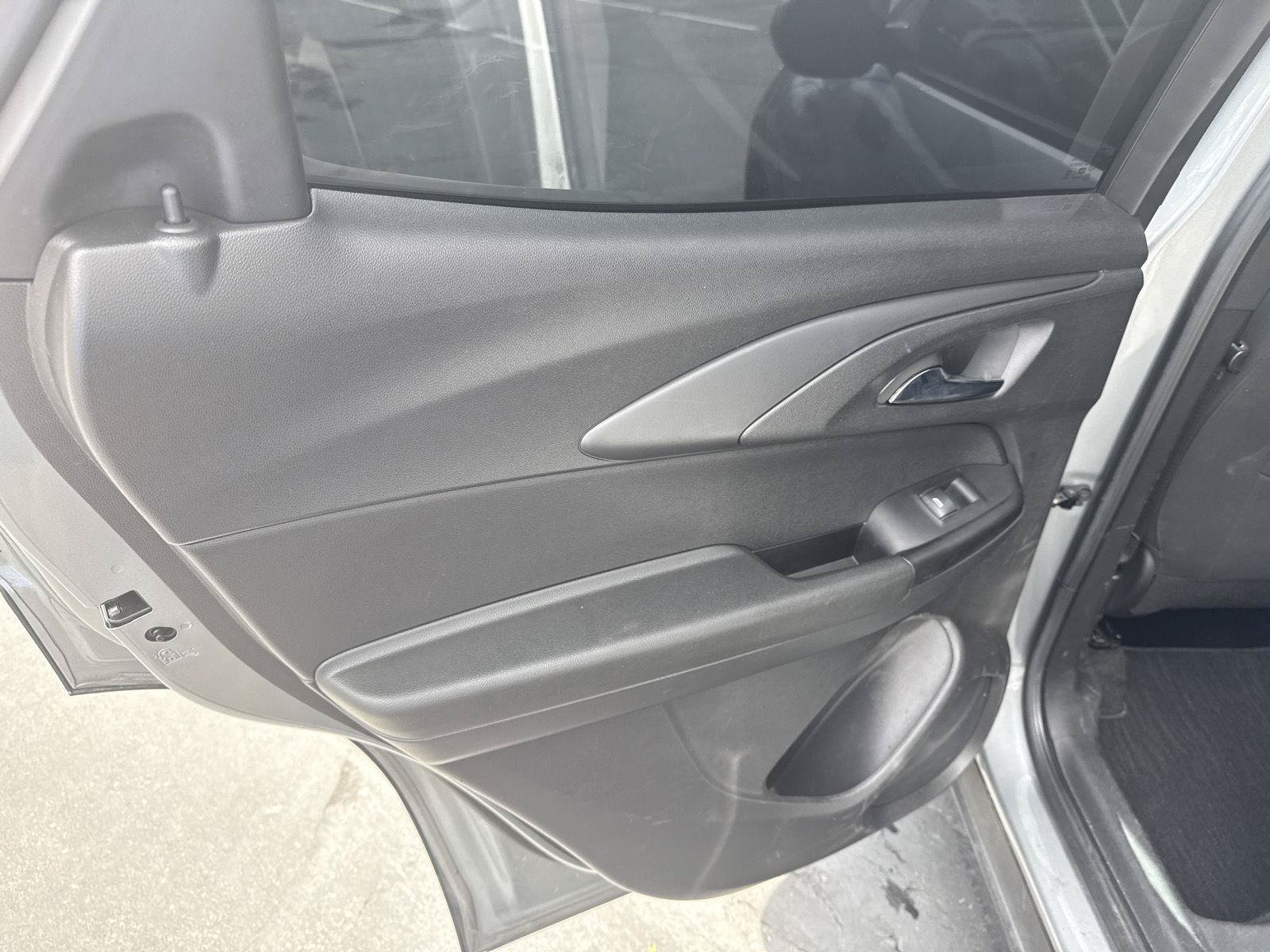 Used 2023 Chevrolet TrailBlazer LT FWD image 13