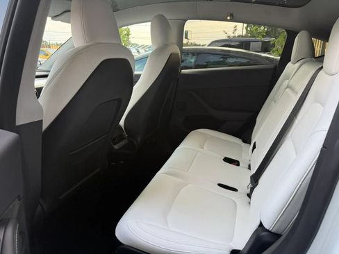 Used 2023 Tesla Model Y Long Range AWD/4WD image 3