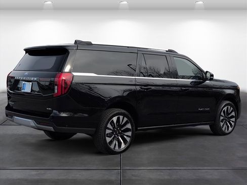 Used 2025 Ford Expedition Max Platinum w/ Driver's Package image 5