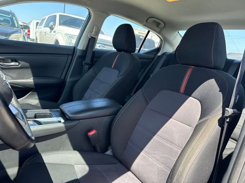 Used 2025 Nissan Sentra SR FWD image 12