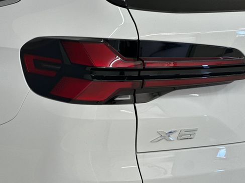 New 2026 BMW X5 sDrive40i image 12
