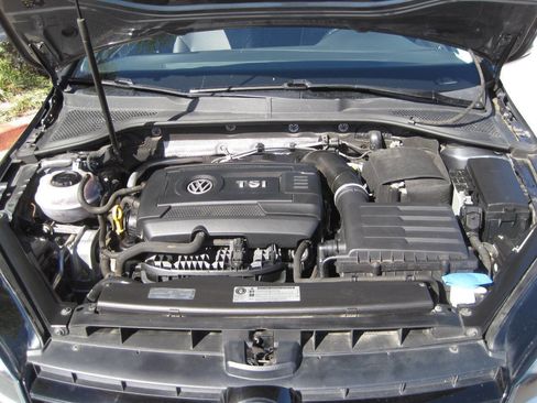 Used 2015 Volkswagen Golf S FWD image 7
