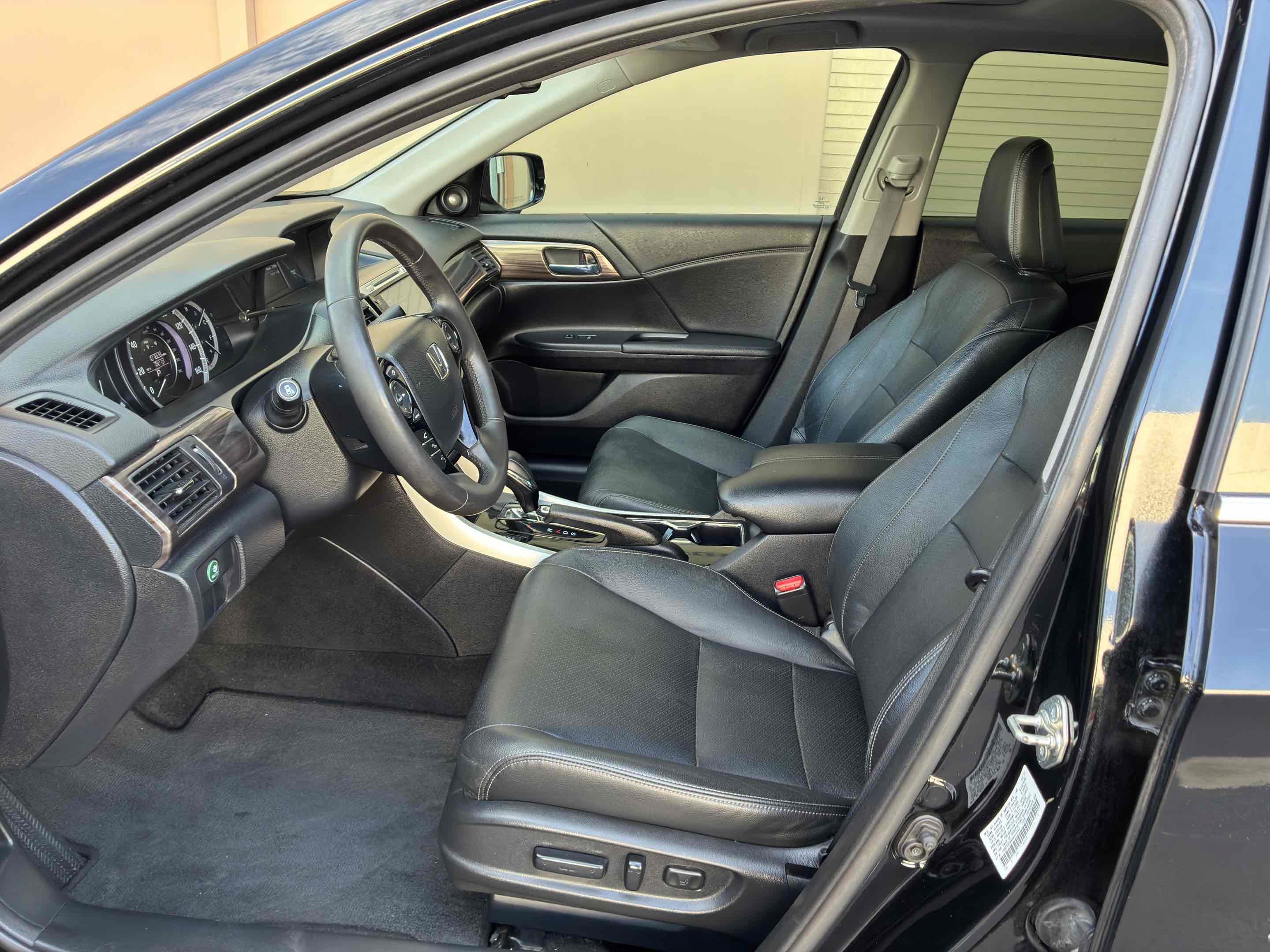 Used 2017 Honda Accord EX-L image 37