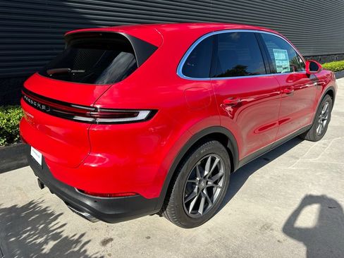 Certified 2026 Porsche Cayenne AWD/4WD image 9