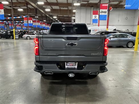 Used 2021 Chevrolet Silverado 1500 High Country w/ Technology Package image 4