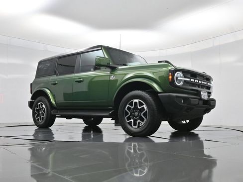 Used 2025 Ford Bronco Outer Banks image 45