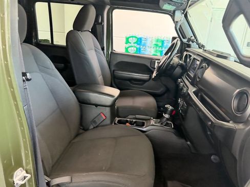 Used 2022 Jeep Wrangler Unlimited Sport AWD/4WD image 16
