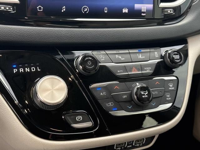Used 2021 Chrysler Pacifica Touring-L FWD image 20