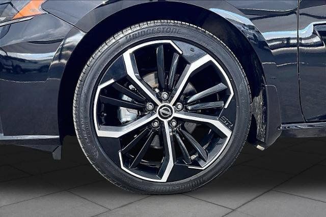 Certified 2025 Nissan Altima 2.5 SR w/ SR Premium Package FWD image 11