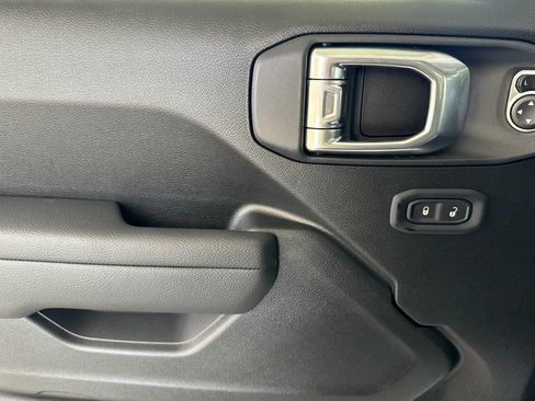 New 2026 Jeep Gladiator Sport AWD/4WD image 8