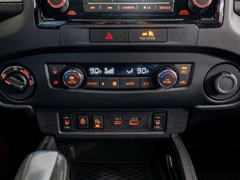 Used 2022 Nissan Frontier PRO-4X w/ Pro-4X Premium Package image 17
