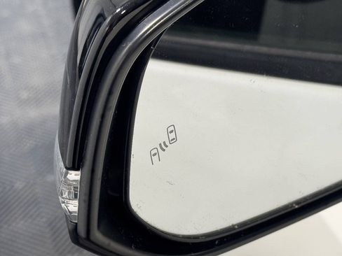 Used 2019 Toyota RAV4 XSE AWD/4WD image 4