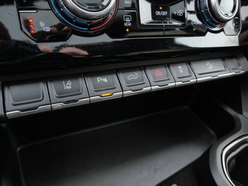 Used 2024 GMC Sierra 3500 AT4 w/ AT4 Premium Plus Package image 29