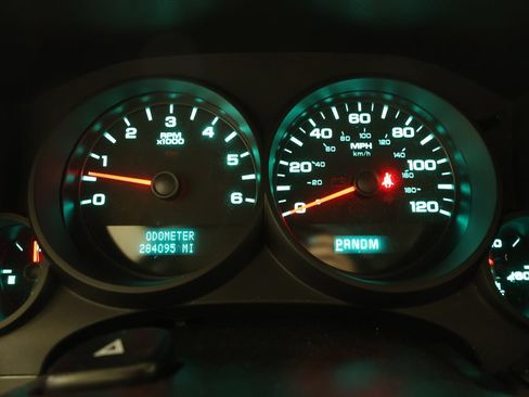 Used 2010 GMC Sierra 1500 W/T RWD image 9
