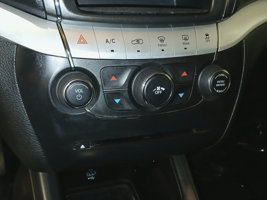 Used 2017 Dodge Journey SE w/ Flexible Seating Group FWD image 19