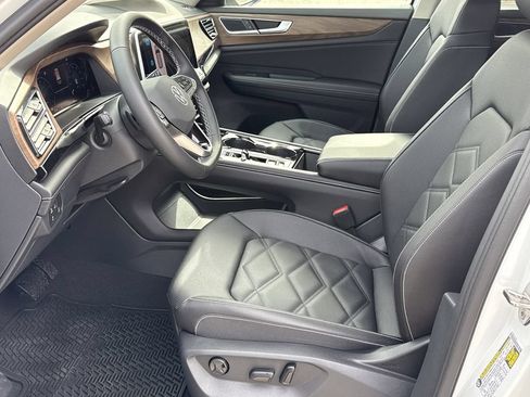 New 2026 Volkswagen Atlas SE FWD image 12