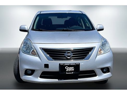 Used 2012 Nissan Versa FWD image 2