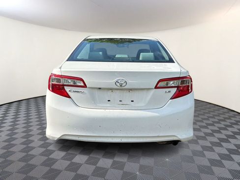 Used 2014 Toyota Camry LE FWD image 7