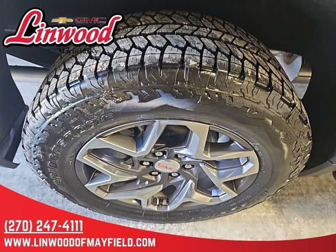 New 2026 GMC Sierra 1500 SLT image 8