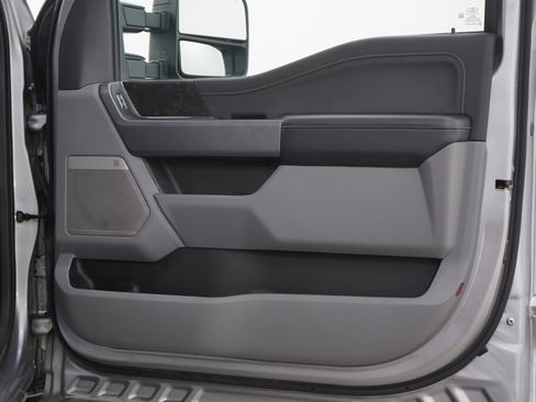 Used 2023 Ford F250 XLT w/ XLT Premium Package image 13