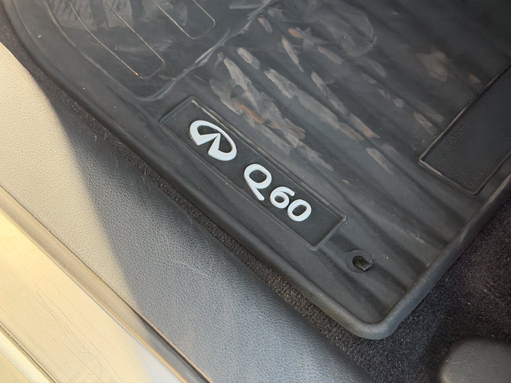 Used 2018 INFINITI Q60 Red Sport 400 AWD/4WD image 13