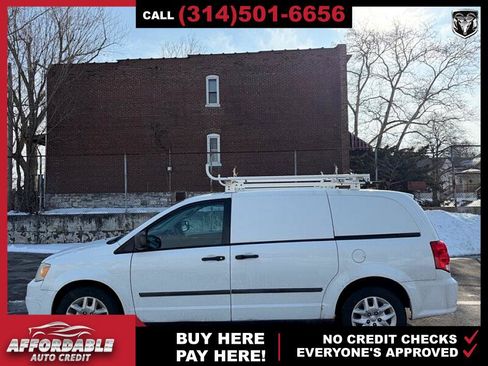 Used 2014 RAM C/V Tradesman FWD image 2