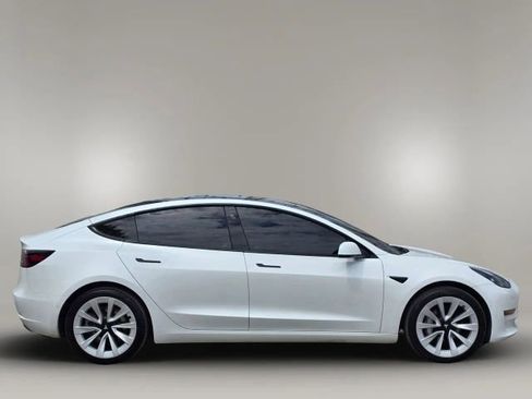 Used 2021 Tesla Model 3 Standard Range Plus RWD image 4
