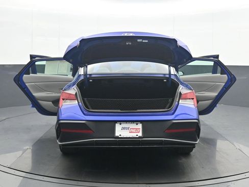 Used 2025 Hyundai Elantra SEL FWD image 35