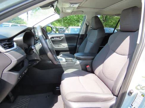 Used 2019 Toyota RAV4 XLE w/ Convenience Package AWD/4WD image 13