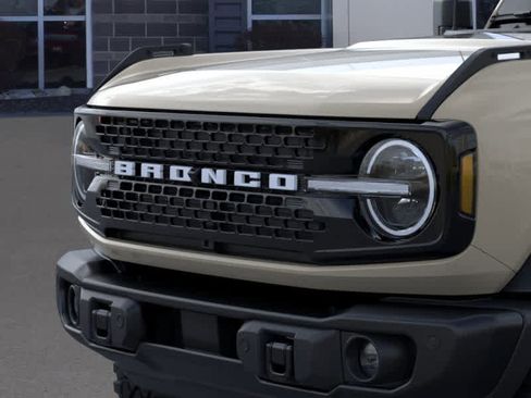 New 2025 Ford Bronco Badlands image 19