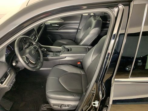 Used 2024 Toyota Grand Highlander AWD Hybrid image 31