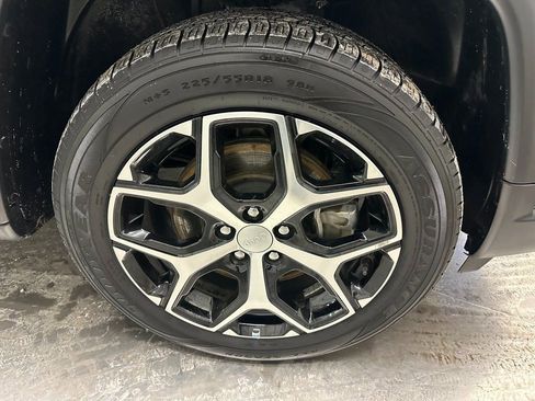 Certified 2024 Jeep Compass Limited image 29