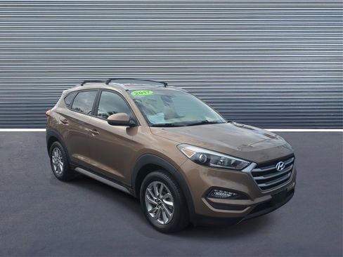 Used 2017 Hyundai Tucson SE image 2