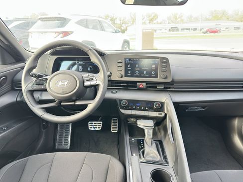 New 2025 Hyundai Elantra Sport image 10